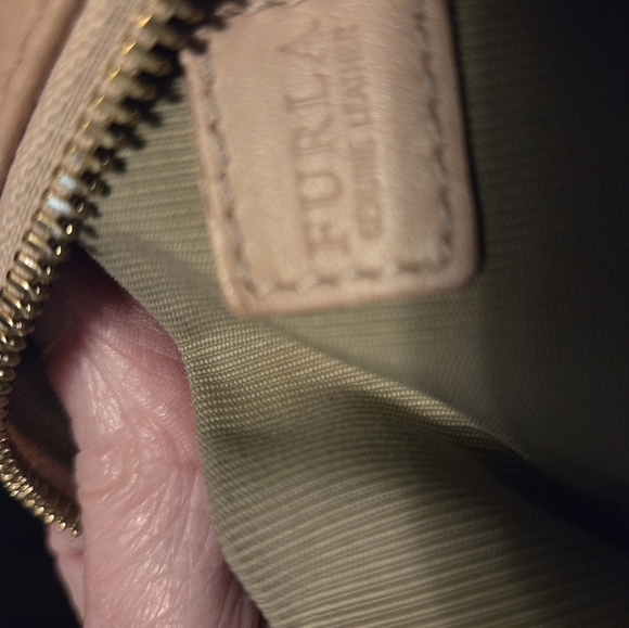 FURLA Pink Pebbled Crossbody Bag Elegant Bag EUC 🌷💖 - Picture 5 of 6